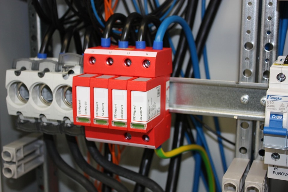 U berspannungsschutz bei Elektro Hufnagel in Roding